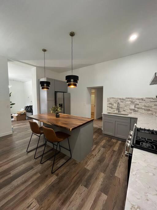 Luxury 2Br Within Walking Distance To Nightlife!! Villa Covington Bagian luar foto